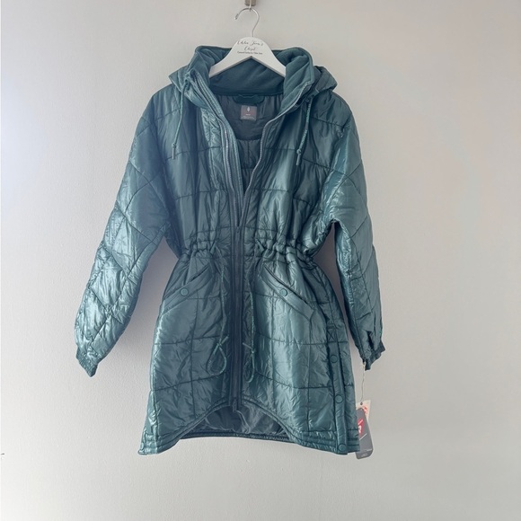 FREE PEOPLE NWT Patricia Packable Poncho Puffer in Green XS - Picture 6 of 10